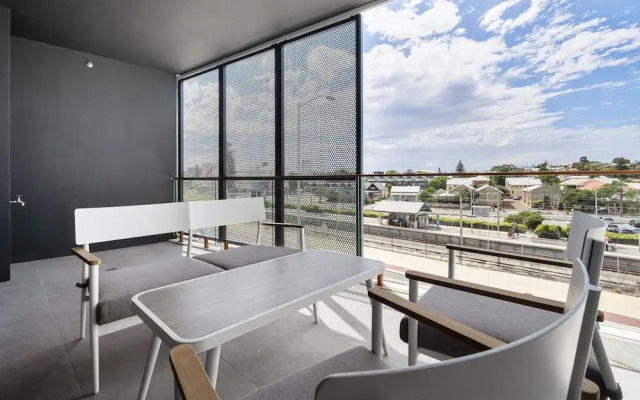 Chic 1-bed Escape in Fremantle With Parking