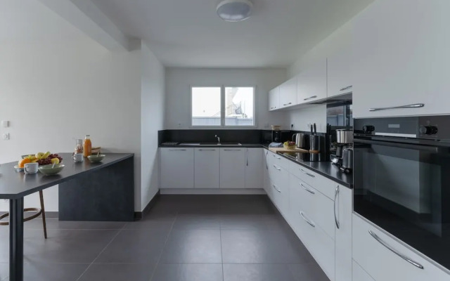 Pretty new House 2 Steps From the sea