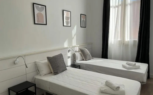 Apartamentos Express by gaiarooms