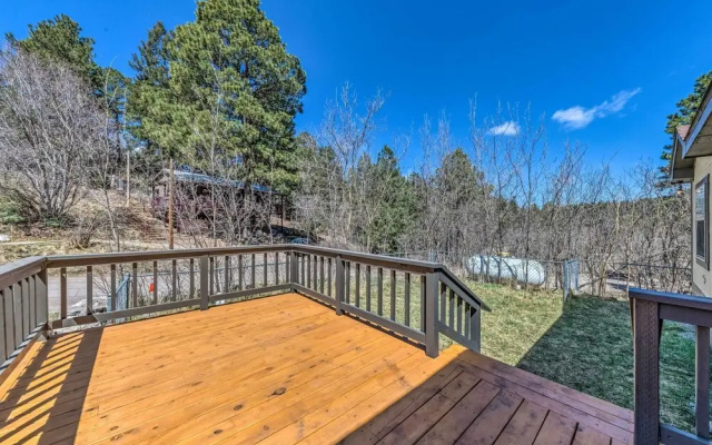Cozy Cloudcroft Cabin w/ Deck & Gas Grill!
