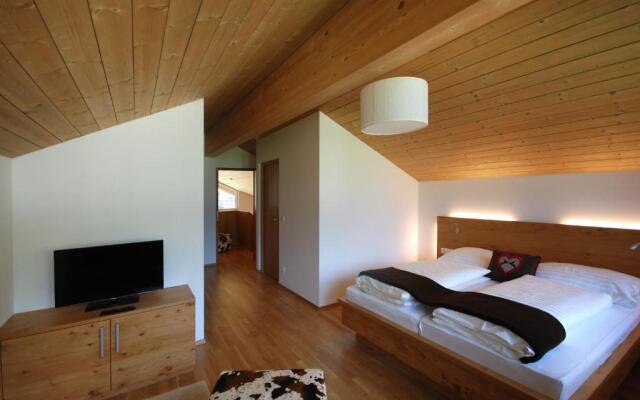 EdelWeiss AlpinLodge