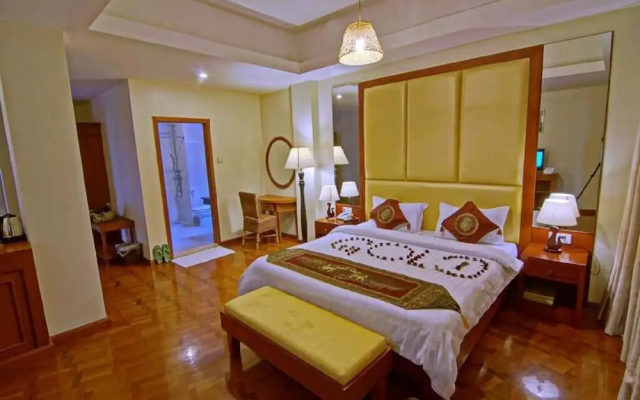 Gold Yadanar Hotel