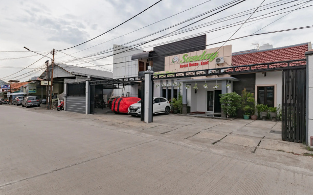 Urbanview Hotel Sunday Cirebon by RedDoorz
