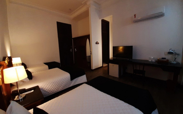 Johnscher by SJ - San Juan Curitiba