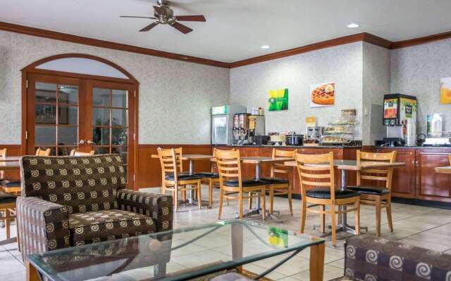 Quality Inn Peru near Starved Rock State Park
