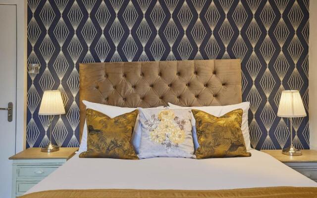 The Granville - Delightful 2-bed Victorian Apartment