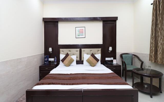 OYO 377 Hotel Excellent
