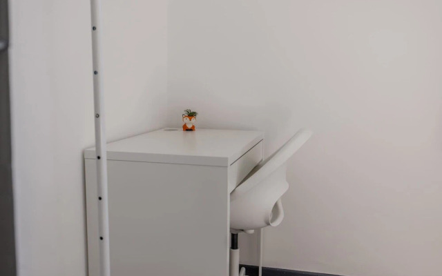 Modern 3 Bed House-free Parking