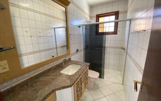 Casa 3 Dormitórios Jurere Internacional