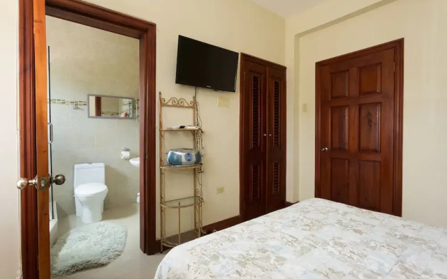 New Kingston Guest Apartment at Inglaterra I