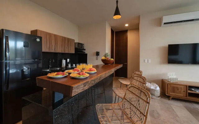 Two Bedroom Luxury Apartment by TuLuna