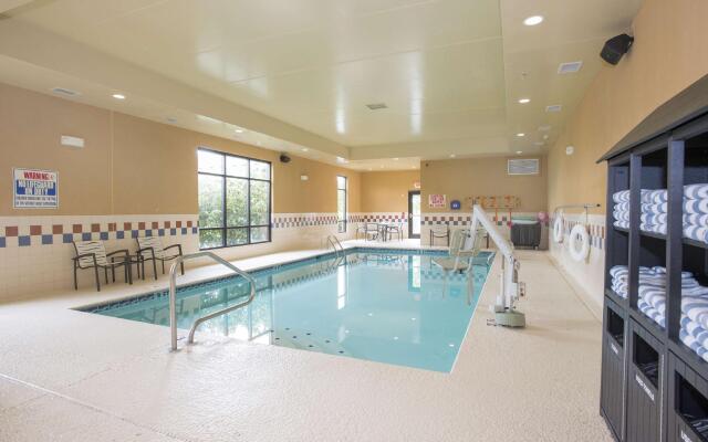 Hampton Inn & Suites Cincinnati-Union Center