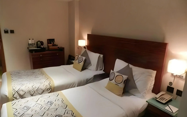 Hotel Bawa Continental