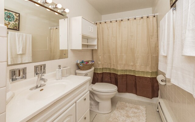 David’s Vacation Escapes Cozy Condo