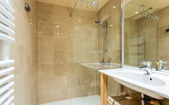 Les coulisses Fabre comedie - Premiere conciergerie