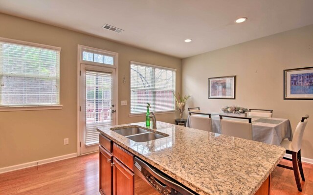 Pet-friendly Kennesaw Townhome w/ Deck!