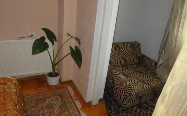 Apartment On Erekle 25a