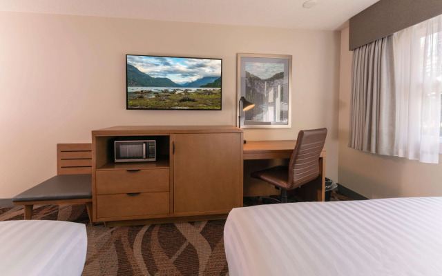 Prestige Hudson Bay Lodge & Conference Centre, WorldHotels Crafted Collection