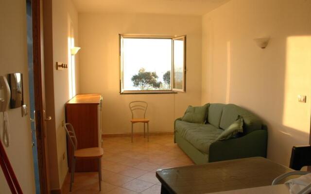 Elvira Residence