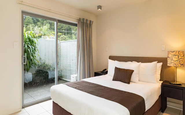 Sea Spray Suites