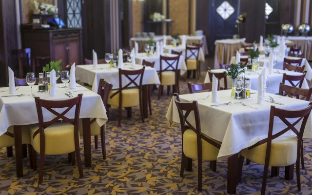 Hotel Krysztal Conference & Spa