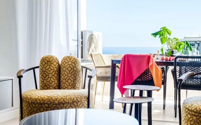 Unwind at Contemporary Alanda Apartment