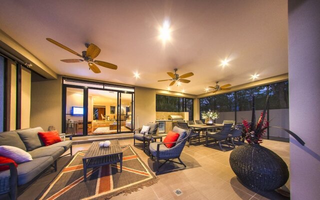 Grandeur on Bay Three