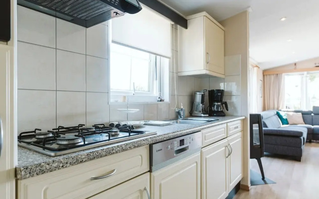 Detached Chalet With a Panoramic View!