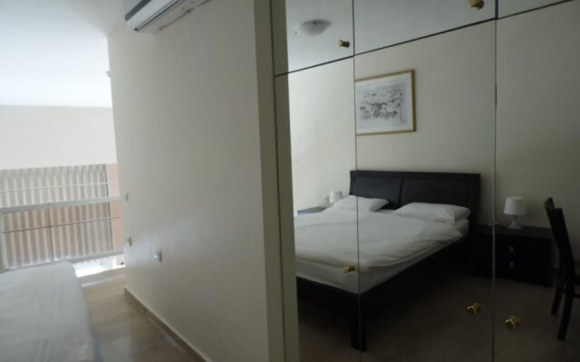 Blue Weiss Hotel