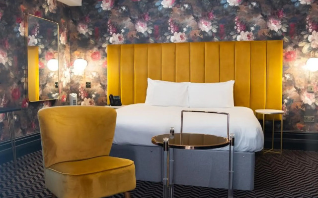 Lock & Key Hotel