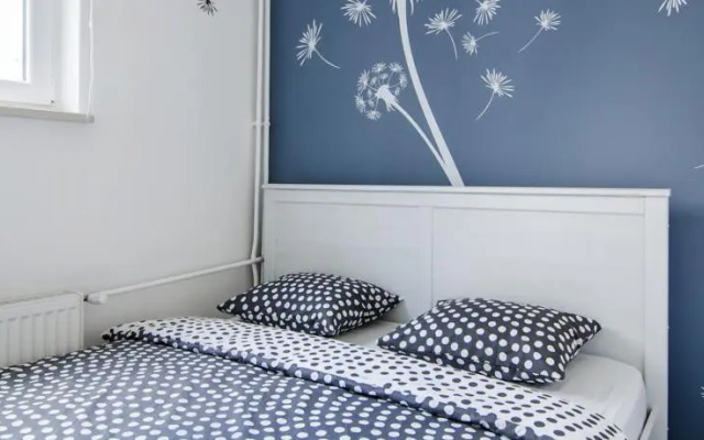 AbsyntApart- Market Square