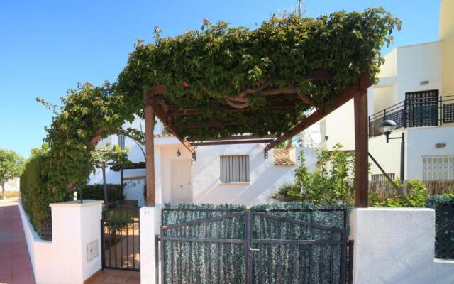 PALM BEACH 45 Adosado con jardin y piscina ALBERT VILLAS