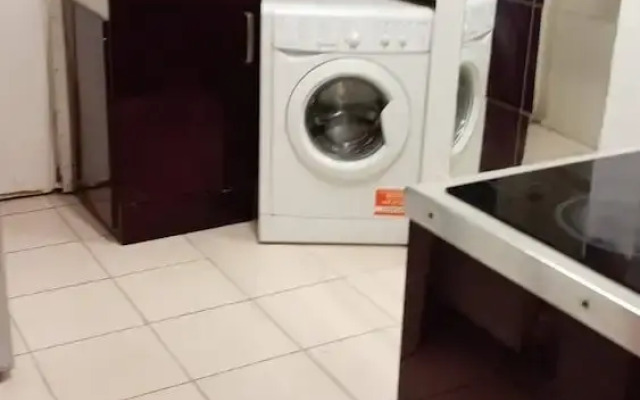 Luton Excellent 1 bed Apartment With Living Room