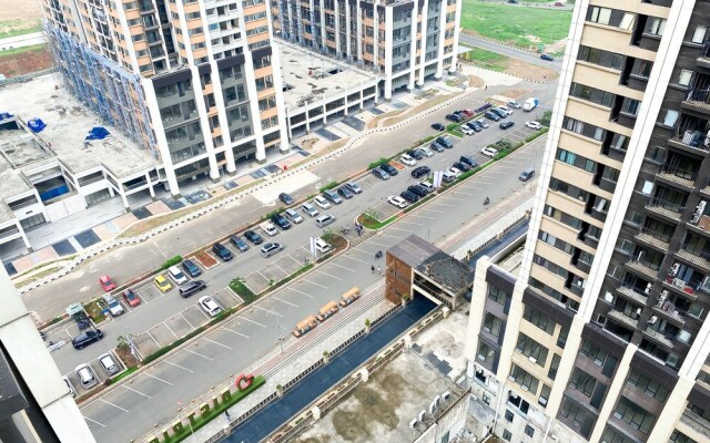 Cozy Living And Relaxing 2Br Meikarta Apartment