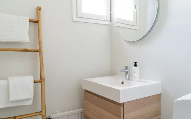 Fully renovated 3br apartment with sauna