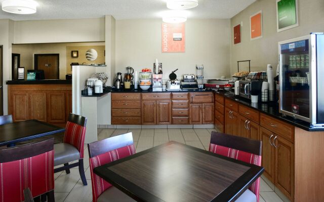 AmericInn by Wyndham Quincy