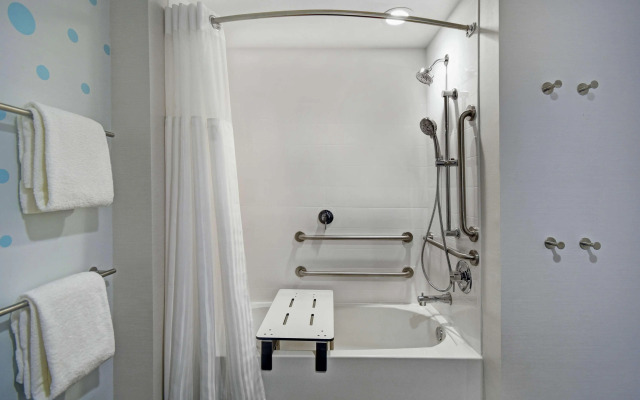 Tru By Hilton Burlington