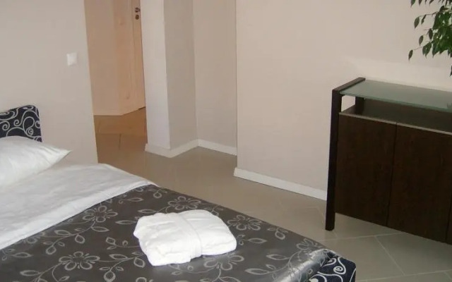 BlackBerry Apartment