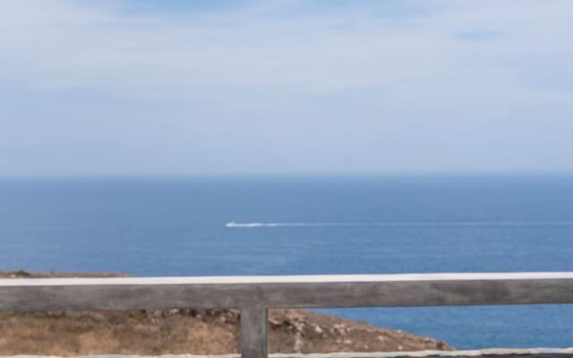 Luxury Villa With Pool And Sea View..!