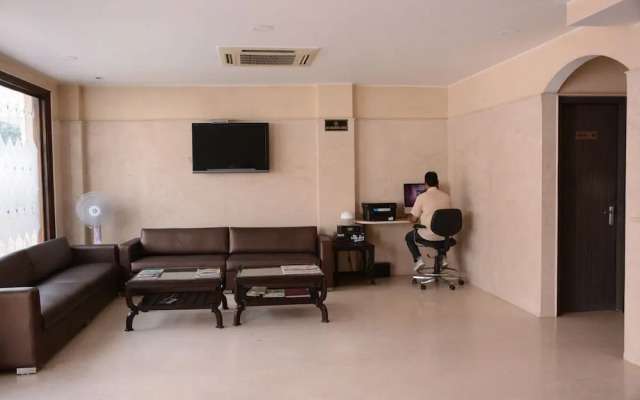 Hotel Maan K