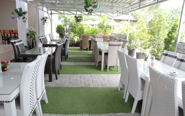 Oyo 1265 Zamrud Hotel