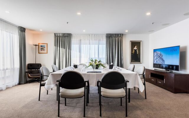 Fino Hotel and Suites
