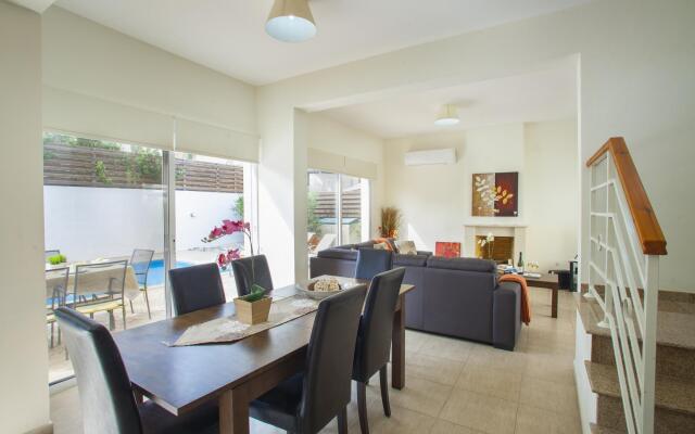 Cliantha in Protaras