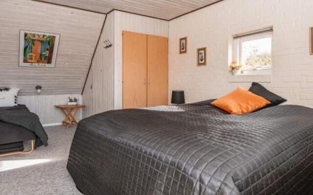 Two-Bedroom Holiday home in Henne 2