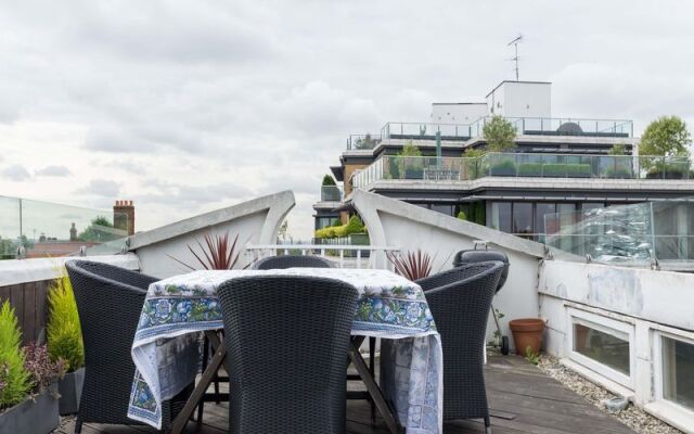 Veeve  2 Bed Flat With Roof Terrace Campden Hill Gardens Notting Hill