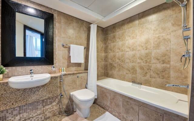 Luxury Apartment Steps Away From Everything!