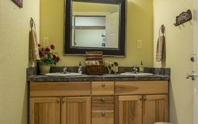 Canyon Lake Condos - Lakeview Vacation Rentals