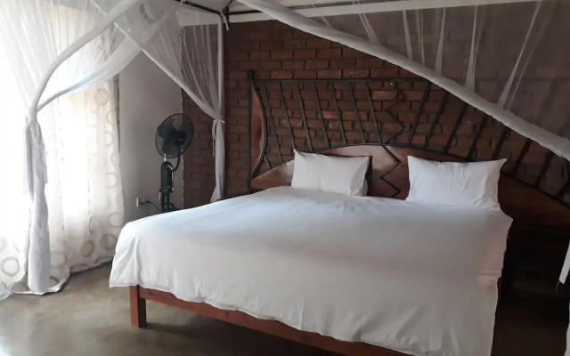 iroCK Lodge