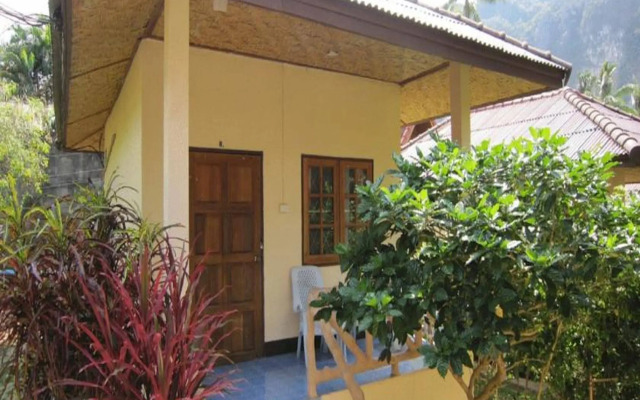 Adam Bungalows