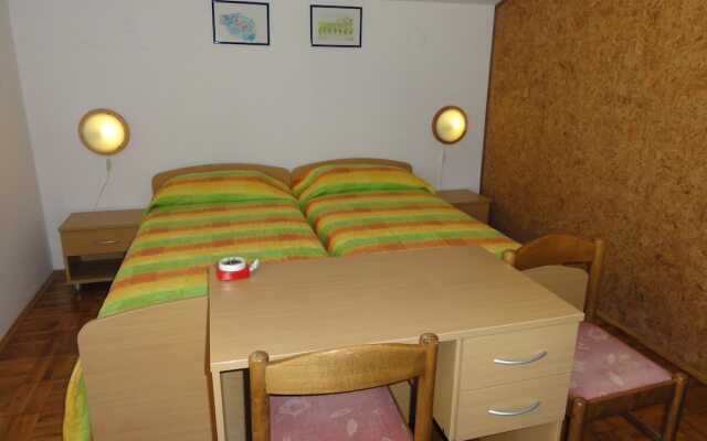 Nice and Cozy Apartment Ferry in Medulin